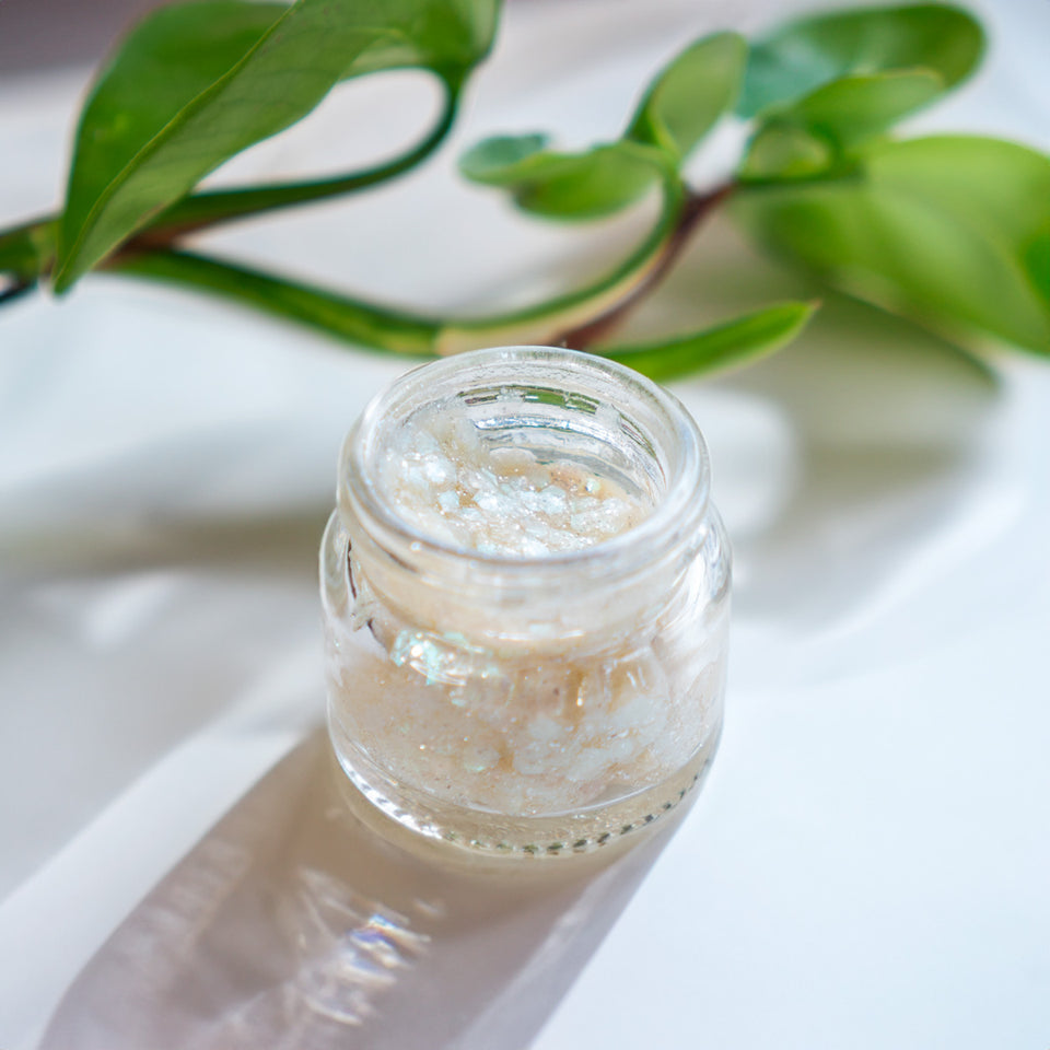 Iredecent pearl Plant-based Body Glitter